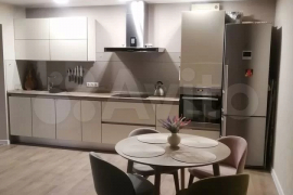 2-к. квартира, 70 м², 1/10 эт.