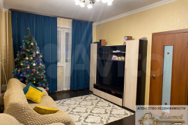 Доля в 3-к. квартире, 68 м², 4/9 эт.