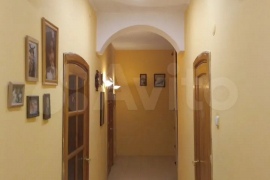 3-к. квартира, 88 м², 1/3 эт.