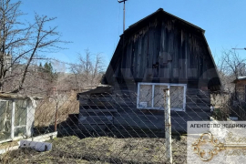 Дом 15 м² на участке 4 сот.