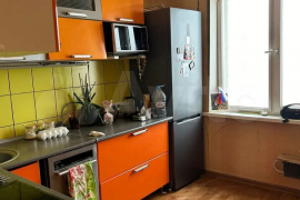 2-к. квартира, 57 м², 3/9 эт.