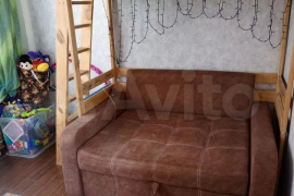 Доля в 4-к. квартире, 20 м², 1/5 эт.