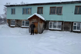 Доля в 2-к. квартире, 49 м², 2/2 эт.