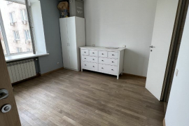 продам 4-к, Каменская, 32