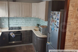 4-к. квартира, 82 м², 8/9 эт.