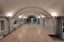 С Арендатором продам 217 м²