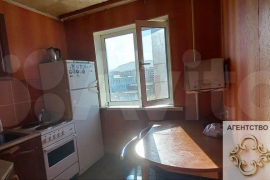 2-к. квартира, 42 м², 3/5 эт.