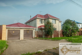 Коттедж 370 м² на участке 10 сот.