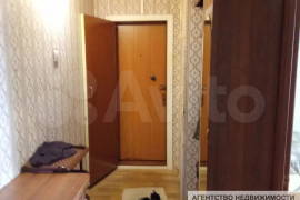 Доля в 2-к. квартире, 53 м², 2/5 эт.