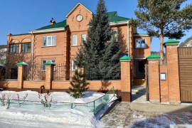 Коттедж 214,7 м² на участке 10,7 сот.