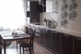 3-к. квартира, 76 м², 4/10 эт.