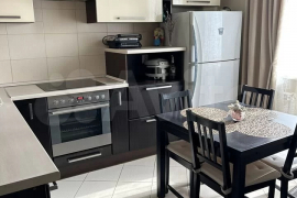 2-к. квартира, 60 м², 8/17 эт.