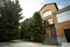 Продается 3-этажный дом, 279 м²
Расположение
