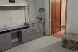 2-к. квартира, 43 м², 1/9 эт.