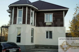 Коттедж 300 м² на участке 10 сот.